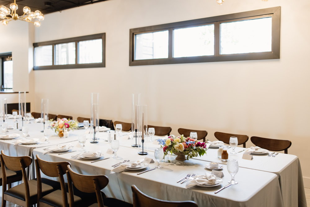 Blue table setting at The Cove. Photo by Olivia Doerfler Photography.